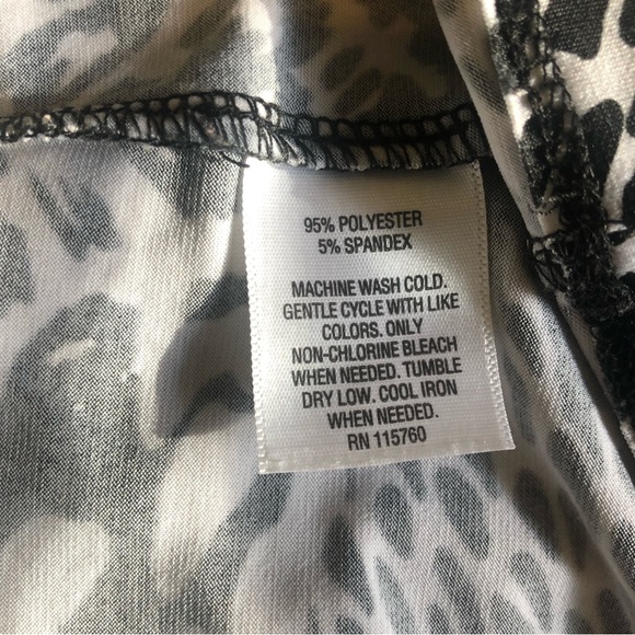 JM Collection Black & White Animal Print Blouse with Embroidery, size 3X - Picture 6 of 8